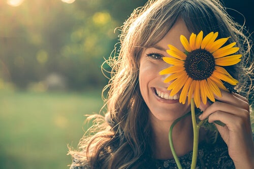 Mujer-alegre